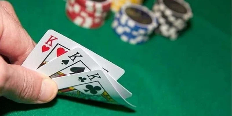 Tìm hiểu thuật ngữ đánh Liêng để mang lại hiểu biết về bản chất của các lá bài
